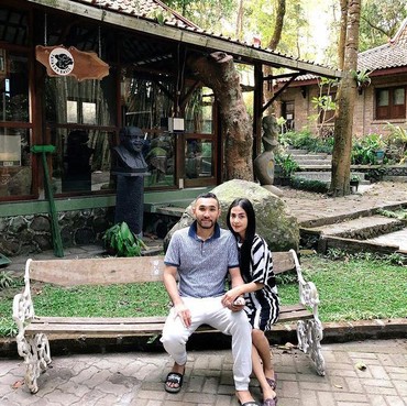 Cerai, 7 Potret Enji Eks Suami Ayu Ting Ting & Istri Ketiganya Hana Kartika