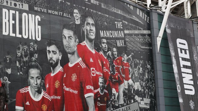 Nomor punggung menjadi cerita tersendiri dalam rangkaian kepindahan Cristiano Ronaldo ke Manchester United.