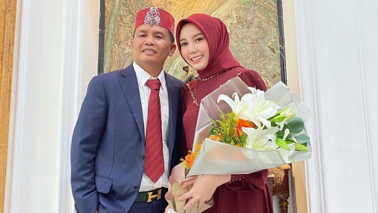 Thisia dan Agustiar Thisia dan Agustiar