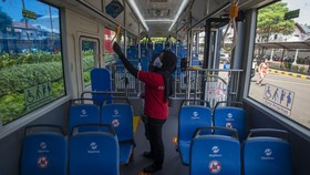 Transjakarta Siagakan 4 Bus Angkut Penumpang KRL Stasiun Bekasi Timur