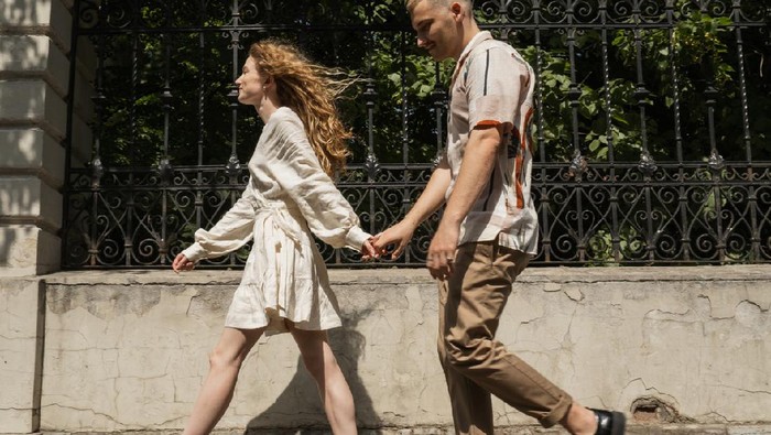 4 Hal Ini Dilakukan Oleh Pasanganmu? Tandanya Ia Masih Belum Siap Melangkah ke Jenjang Pernikahan!