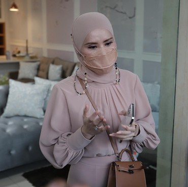 Angel Lelga Rayakan Imlek meski Sudah Mualaf, Ini Kata UAS