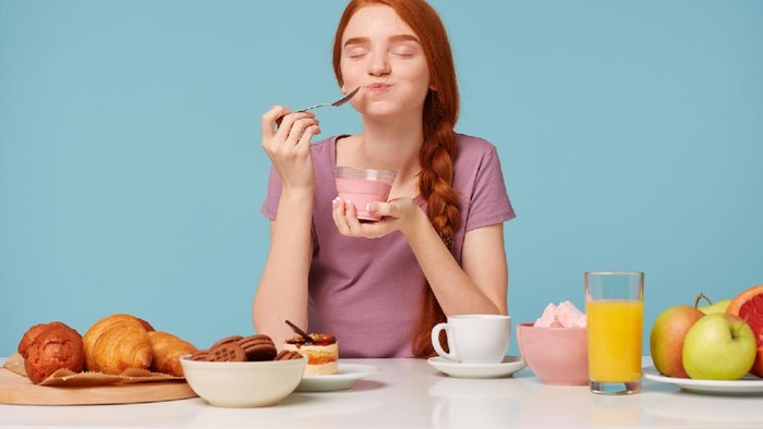 Mengenal Emotional Eating: Kebiasaan Makan Berlebih Saat Sedih dan Bahagia Mengenal Emotional Eating: Kebiasaan Makan Berlebih Saat Sedih dan Bahagia