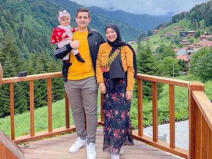 Gara-gara Anak, Hijaber RI yang Nikahi Bule Turki Dilaporkan Polisi, Ada Apa?