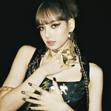 Terungkap, Ritual Lisa BLACKPINK Berlindung dari Hantu pada Malam Hari