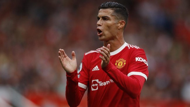 Pelatih Liverpool Jurgen Klopp mengaku terkejut dengan kepindahan Cristiano Ronaldo ke Manchester United.