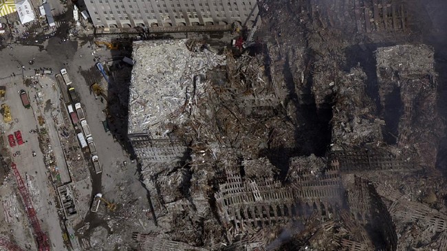 Ahli buka suara soal teori konspirasi yang beredar seputar cara aneh keruntuhan gedung kembar WTC saat serangan 9/11.