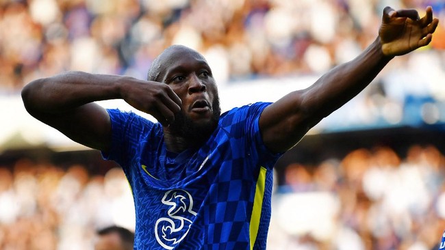 Legenda West Ham United Paolo Di Canio menyebut Romelu Lukaku tak selevel dengan pengoleksi enam Ballon d'Or, Lionel Messi.