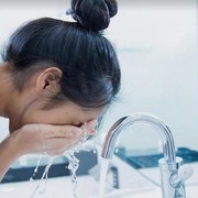 Cuci Muka Pakai Air Dingin, Bisa Bikin Wajah Lebih Cling!