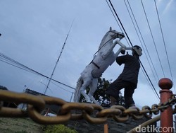 Patung Kuda Renggong Pertigaan Samoja, Simbol Budaya Asli Orang Sumedang