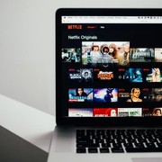Rekomendasi Tontonan Netflix Berdasarkan Zodiak Buatmu, Dijamin Antibosan!