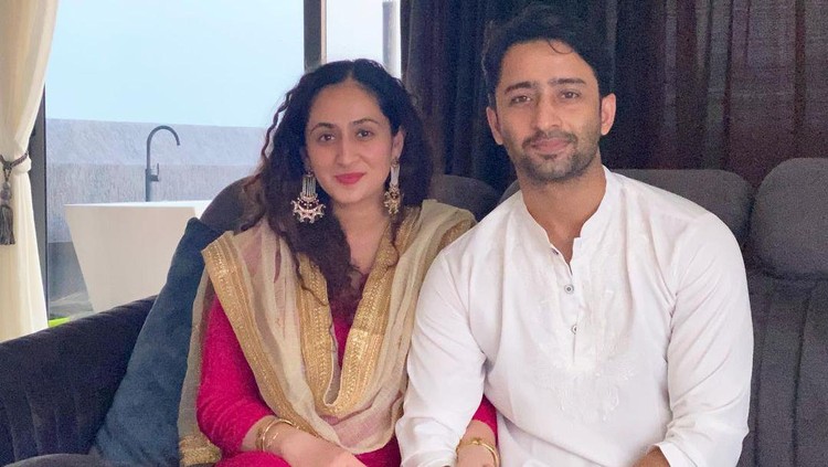 Shaheer Sheikh dan istrinya