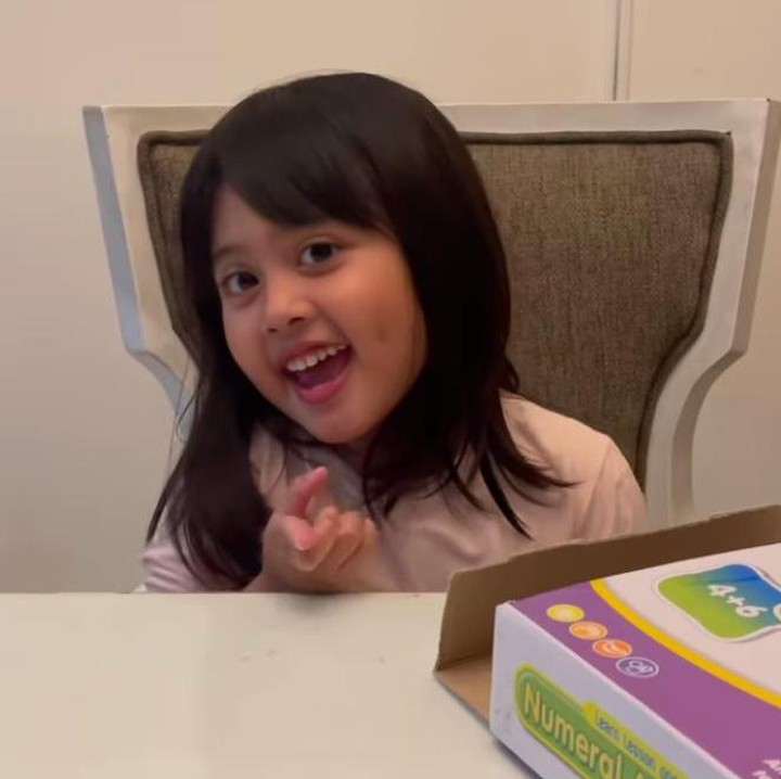 <p>Kehadiran Vania Athabina tampak istimewa dan membuat hidup Venna Melinda berubah, Bunda. Ada warna baru dalam hidupnya yang sebelumnya tak terbayangkan. (Foto: Instagram @vaniaathabina24)</p>