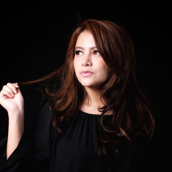 <p>Selama diet, Wina Natalia menjaga pola makannya dengan ketat. Ia juga rajin minum air putih minimal 2 liter setiap hari. (Foto: Instagram @winatalia)</p>
