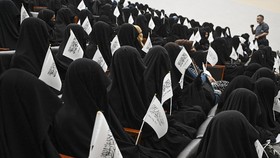 Taliban Larang Perempuan Afghanistan Bekerja Bersama Pria