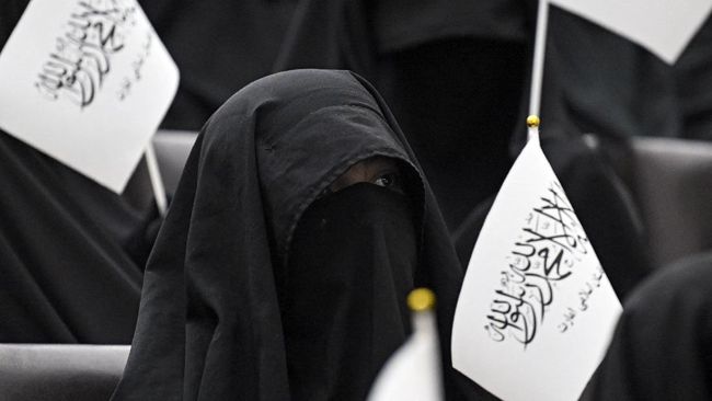 Taliban Minta Siswa Kembali Sekolah, Tak Singgung Nasib Siswi Kementerian Pendidikan Afghanistan merilis perintah siswa laki-laki untuk kembali bersekolah tanpa menyinggung nasib siswa perempuan.