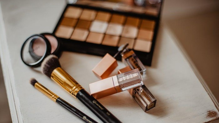 Bingung Mulai dari Mana? Begini Step by Step Daily Makeup Look, Penting untuk Pemula! Bingung Mulai dari Mana? Begini Step by Step Daily Makeup Look, Penting untuk Pemula!