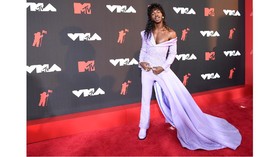FOTO: Selebriti Berbusana Terbaik MTV Video Music Awards 2021