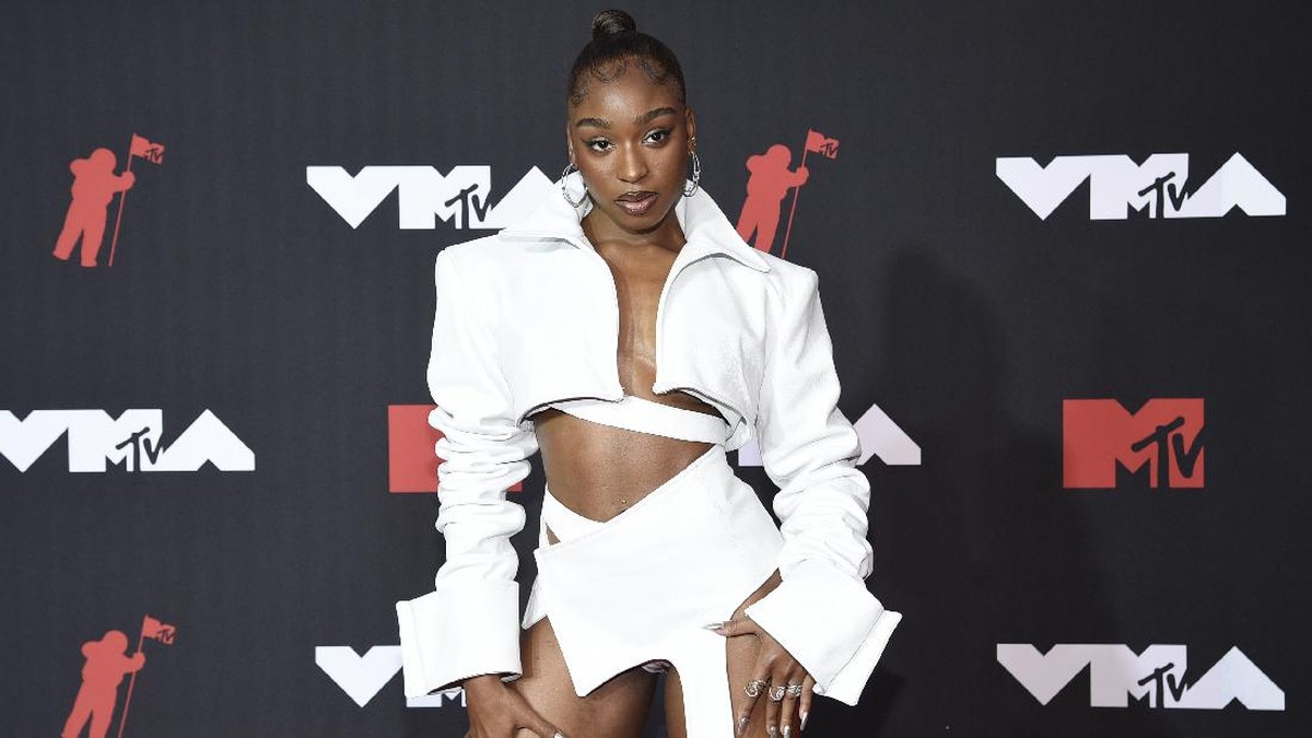 FOTO: Selebriti Berbusana Terbaik MTV Video Music Awards 2021