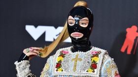 FOTO: Selebriti Berbusana Terburuk di MTV VMA 2021