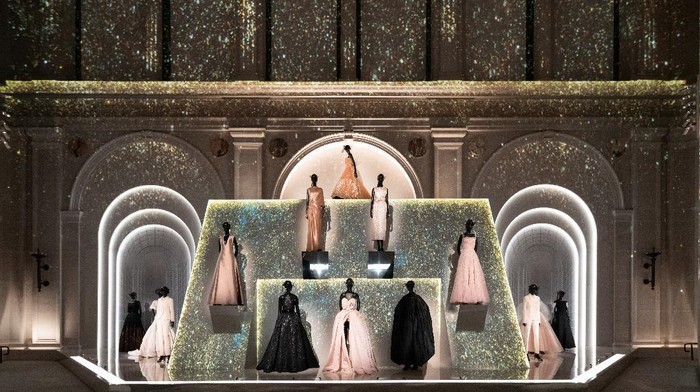 5 Fakta Menarik dari Megahnya Pameran Sejarah Rumah Mode Dior di New York