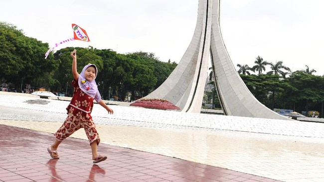Sejumlah fasilitas umum, tempat permainan anak, hingga aktivitas seni mendapat relaksasi selama PPKM Level 3 di Jawa dan Bali.