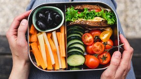 4 Makanan Alami Penambah Trombosit Selain Jambu Biji