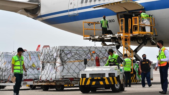 Pemerintah berhasil menghemat anggaran sampai Rp13 triliun dalam pengadaan vaksin untuk memenuhi vaksinasi nasional berkat kerja sama bilateral.