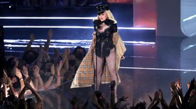 Seksinya Madonna dengan Bodysuit Latex di MTV VMA 2021