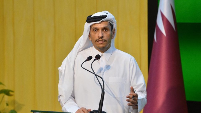 Selain bertemu rezim Taliban, Al-Thani juga menemui pejabat senior era pemerintahan Afghanistan yang digulingkan Taliban.