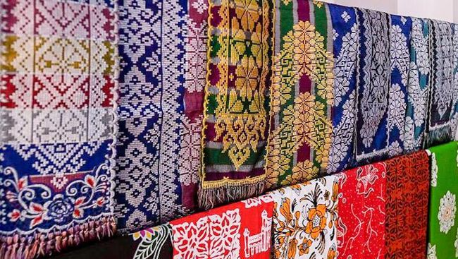 RI dan Malaysia memiliki songket sebagai produk budaya namun memiliki sejumlah perbedaan unik.