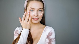 Stop Percaya Mitos Skincare! Ini 5 Fakta Keliru yang Harus Kamu Tahu