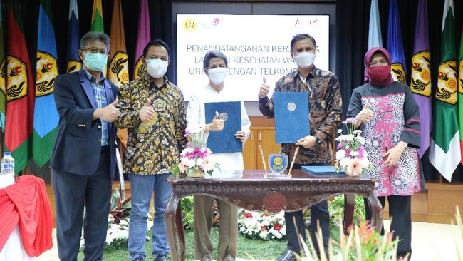 Telkom Indonesia menggandeng Universitas Padjadjaran untuk mendukung digitalisasi layanan kesehatan di lingkungan pendidikan.