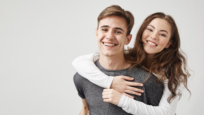Sebelum 'Bosan' Dijadikan Alasan Klise untuk Putus, Ini Lho 5 Tips Menjaga Hubungan Tetap Romantis!