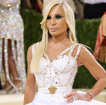 img-title Intip Tampilan Para Desainer Saat Menghadiri Met Gala 2021! Nggak Kalah Stylish Sama Selebriti Lho