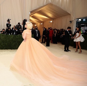 img-title 5 Tampilan Met Gala 2021 yang Menyuarakan Makna Politis dan Menyikapi Isu di Balik Gaun Glamor, Ada Siapa Saja?
