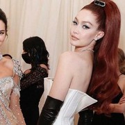 Gaya Berpakaian Supermodel di Met Gala 2021, Kim Kardashian si Libra Banget Deh!
