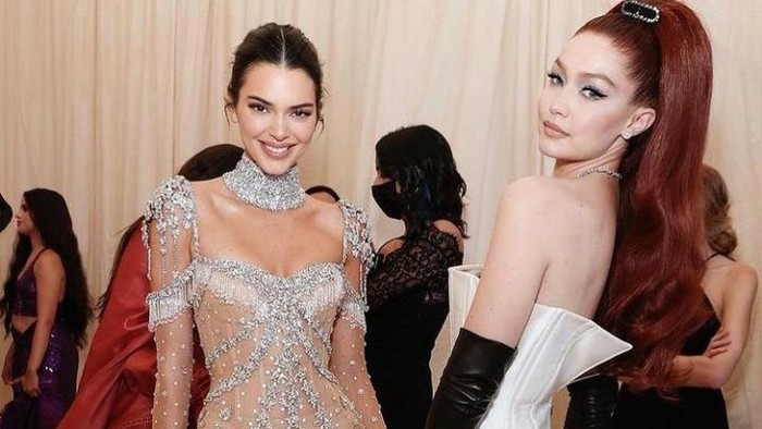 Gaya Berpakaian Supermodel di Met Gala 2021, Kim Kardashian si Libra Banget Deh!