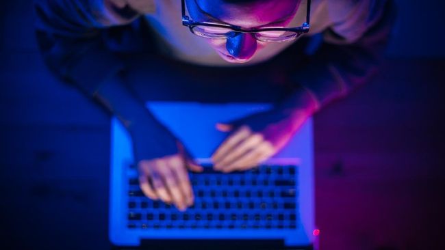 Lama waktu seseorang berada dalam daftar hitam (blacklist) bergantung pada tingkat keterlambatan atau pelanggaran yang dilakukan.