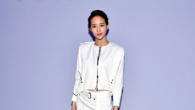 Tesis Aktris Janine Chang Picu Perselisihan Taiwan-China Aktris Taiwan Janine Chang dikritik netizen karena menuliskan kata negara dalam tesis masternya di Universitas Pusat Nasional Taiwan pada 2010.