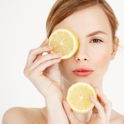 Ada Salycylic Acid sampai Azelaic Acid, 6 Jenis Acid Ini Bisa Bikin Kulit Kamu Glowing!