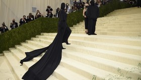 Dress Code Met Gala 2022: Gilded Glamour and White Tie