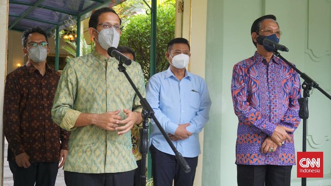 Sri Sultan bersikukuh pembelajaran tatap muka di Yogyakarta diselenggarakan usai vaksinasi di sekolah rampung, minimal mencapai 80 persen.