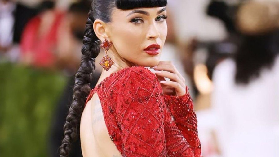 Pacar Hampir Berkelahi di VMA, Megan Fox Hadiri Met Gala 2021 Sendiri Pacar Hampir Berkelahi di VMA, Megan Fox Hadiri Met Gala 2021 Sendiri