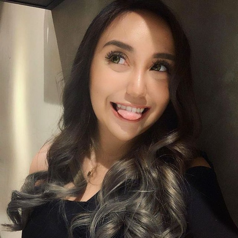 Potret Terbaru Salmafina Eks Istri Taqy Malik Makin Cantik & Sudah Bahagia Salmafina pernah menikah dengan Taqy Malik, ia pun kini makin cantik dan sudah bahagia setelah bercerai. Yuk intip potret terbarunya!
