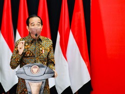 Jokowi Cerita Banting Setir Budi Sadikin dari Sarjana Teknik Jadi Menkes