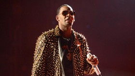 Buntut Kasus Perdagangan Seks, Youtube Hapus Akun R Kelly