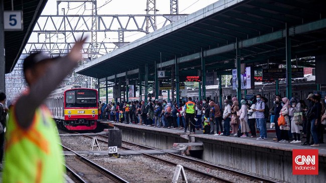 Kementerian Perhubungan mengusulkan tarif KRL naik sebesar Rp2.000 menjadi Rp5.000 mulai 1 April 2022.