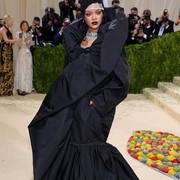 Deretan Selebriti Berbusana Terbaik di Met Gala 2021! Siapa yang Paling Heboh?