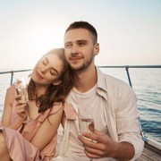 Makan Nggak Makan Asal Kumpul, 4 Zodiak Ini Punya Love Language Quality Time